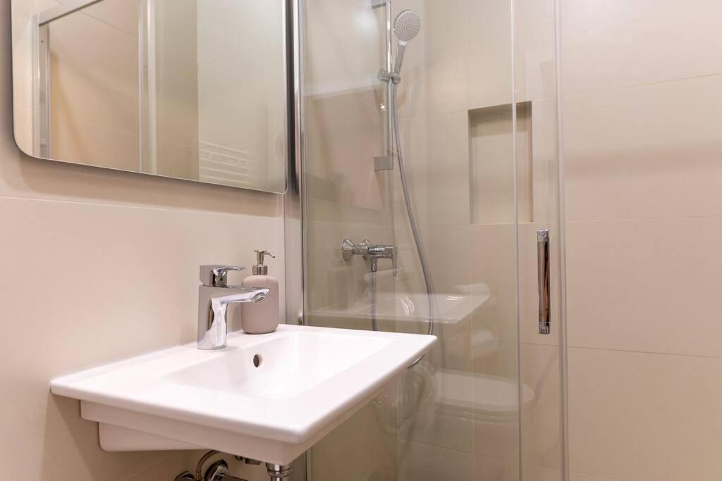 Official 4* Brand New Modern Apartment/Balcony ザグレブ エクステリア 写真